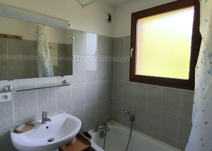 Apartment 3 Pieces Pour 5 Personnes A Avec Parking Et Animaux Admis - Fr-1-676-229